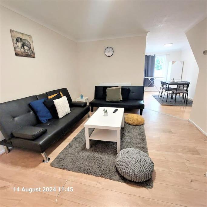 Vakantiehuis 3 Bedroom House In Beckton Londen